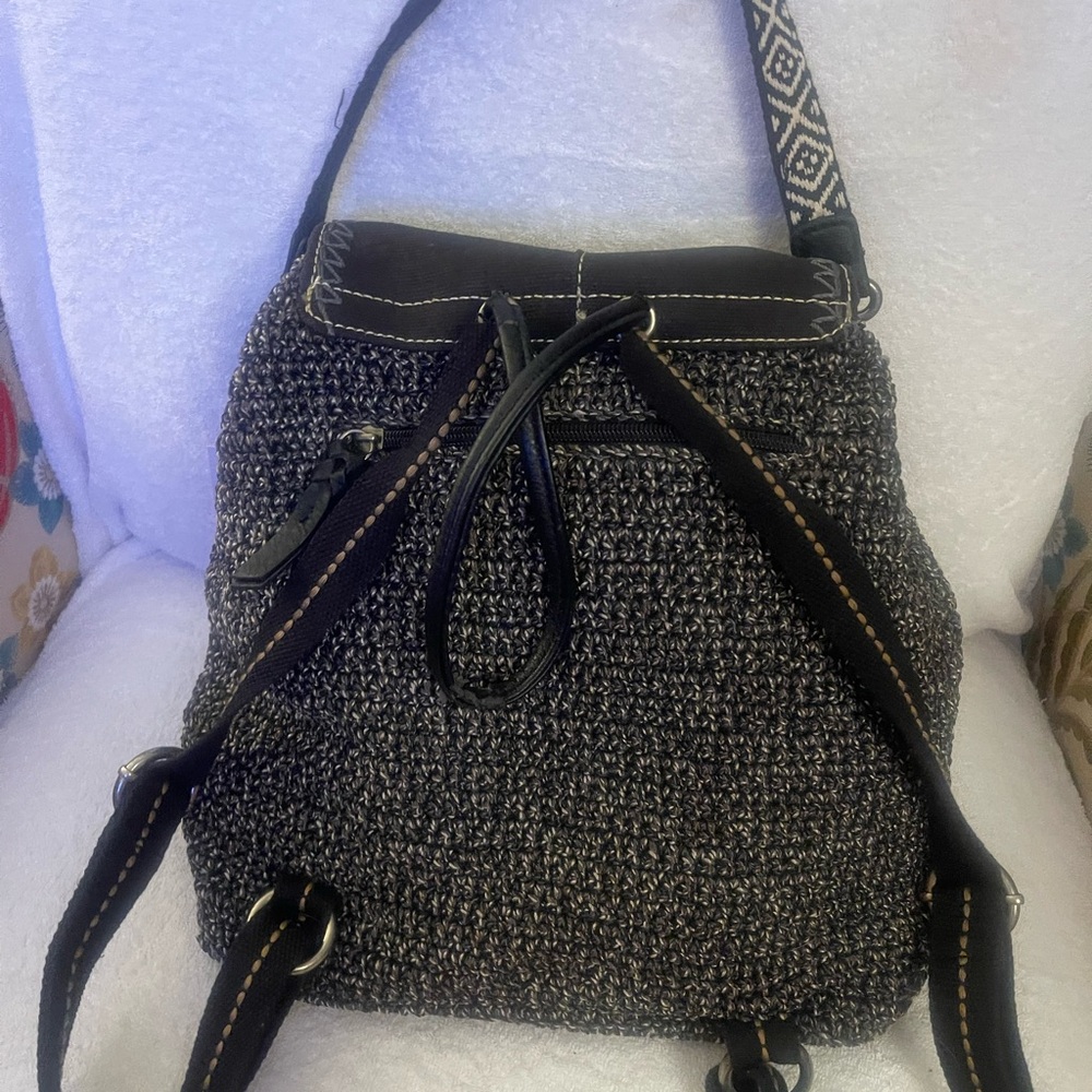 Women's hand crocheted shoulder bag, cross body, & backpack. NEW with tags